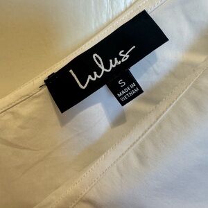 Lulu’s Size Small off the shoulder blouse